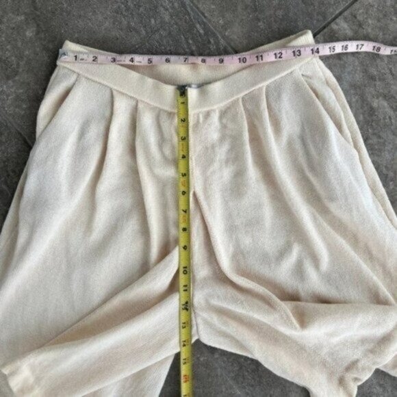 St. John Vintage Santana Knit High Waist Shorts Size 12 With Pockets Beige - Picture 4 of 13
